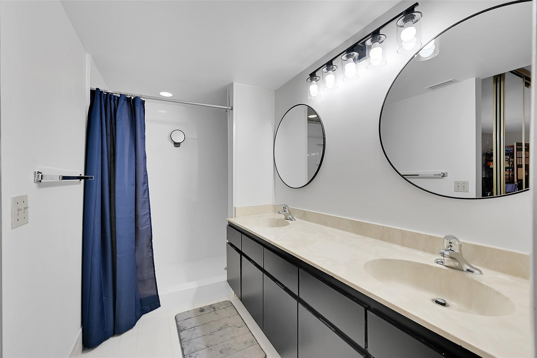 5983 NW 55th Ln Unit: 5983