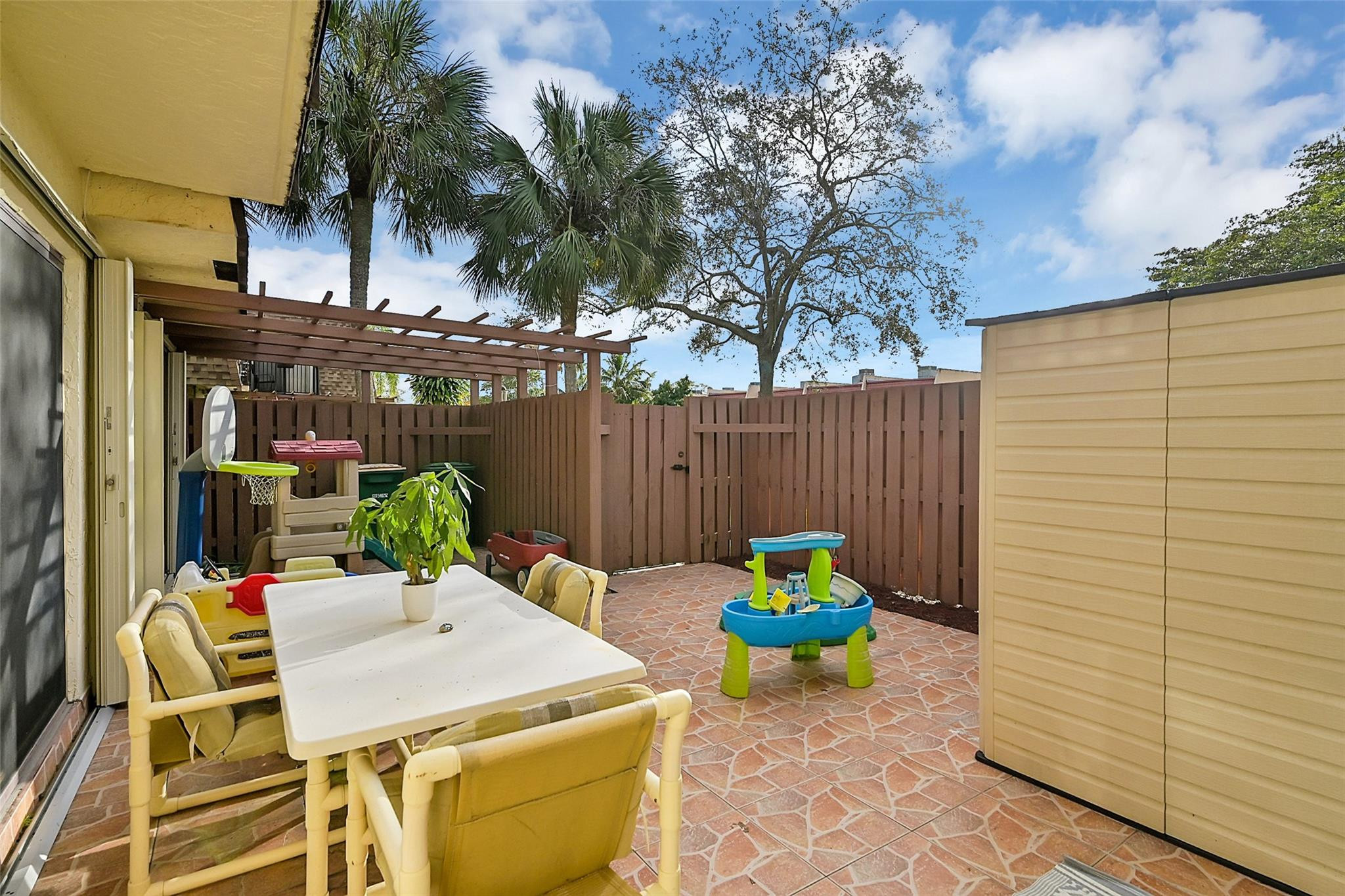 5983 NW 55th Ln Unit: 5983