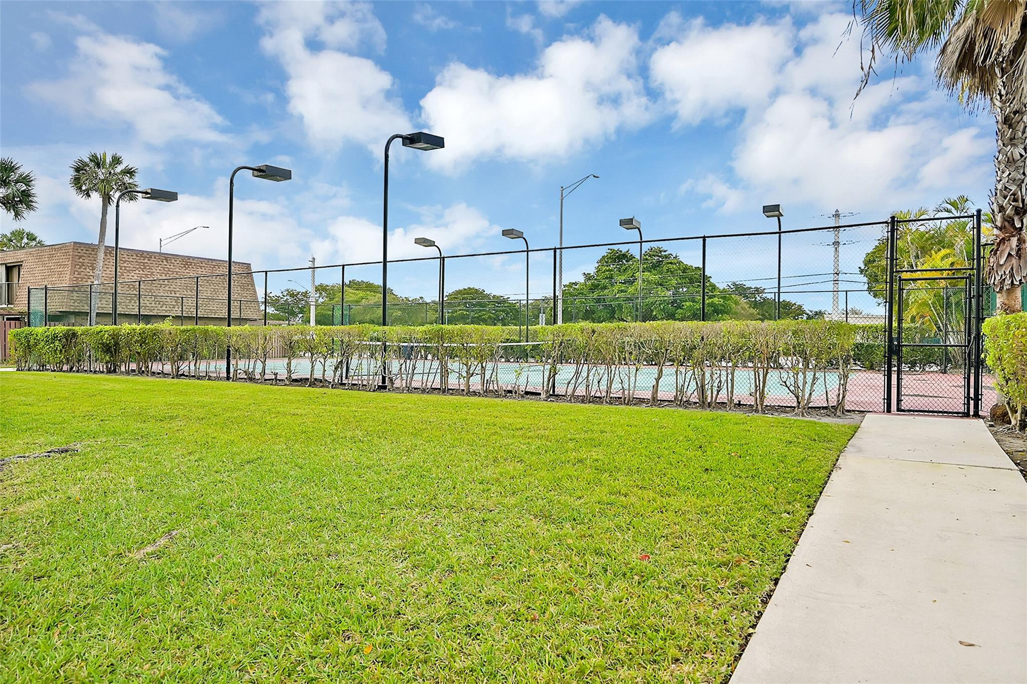 5983 NW 55th Ln Unit: 5983