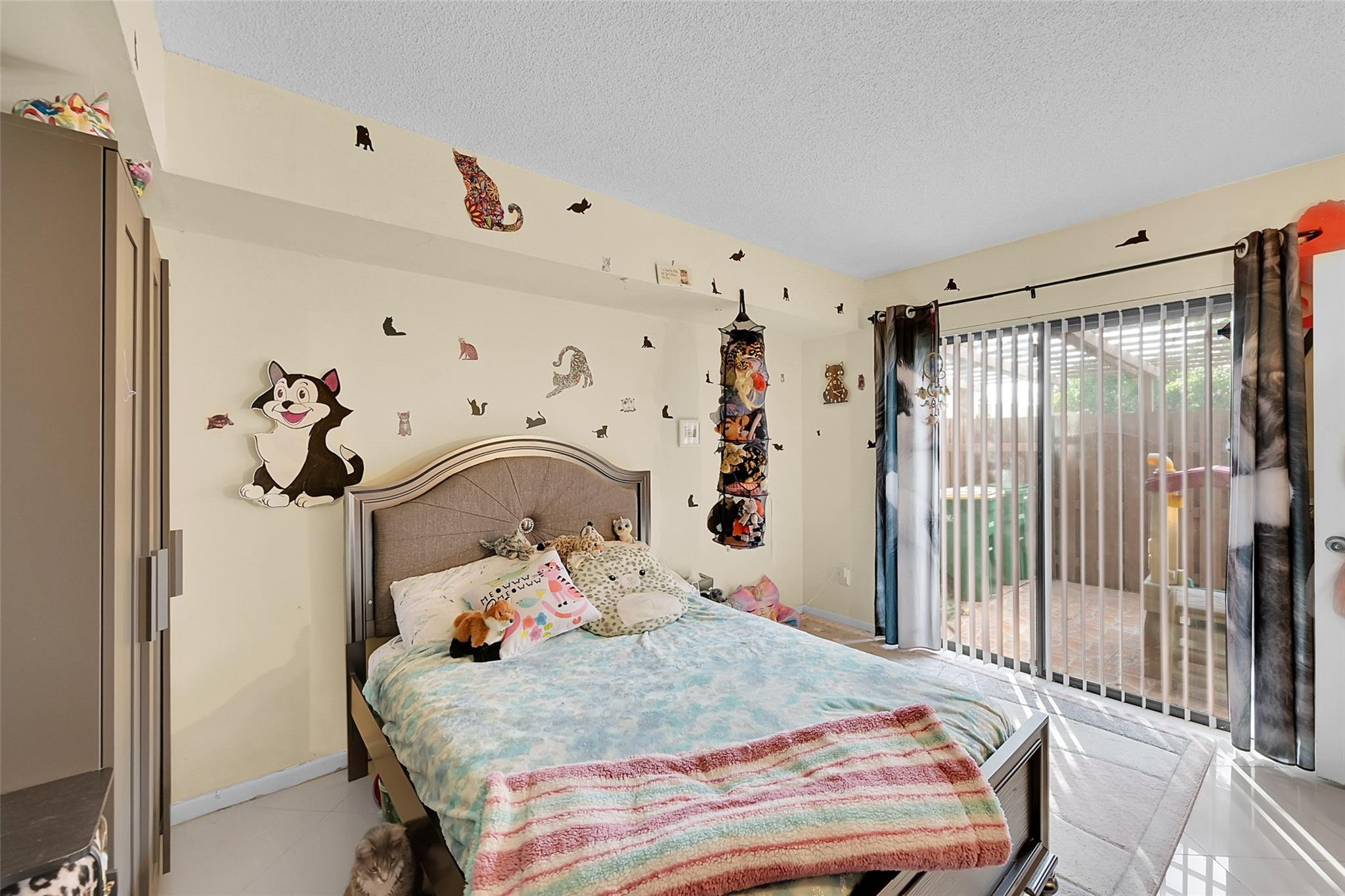 5983 NW 55th Ln Unit: 5983