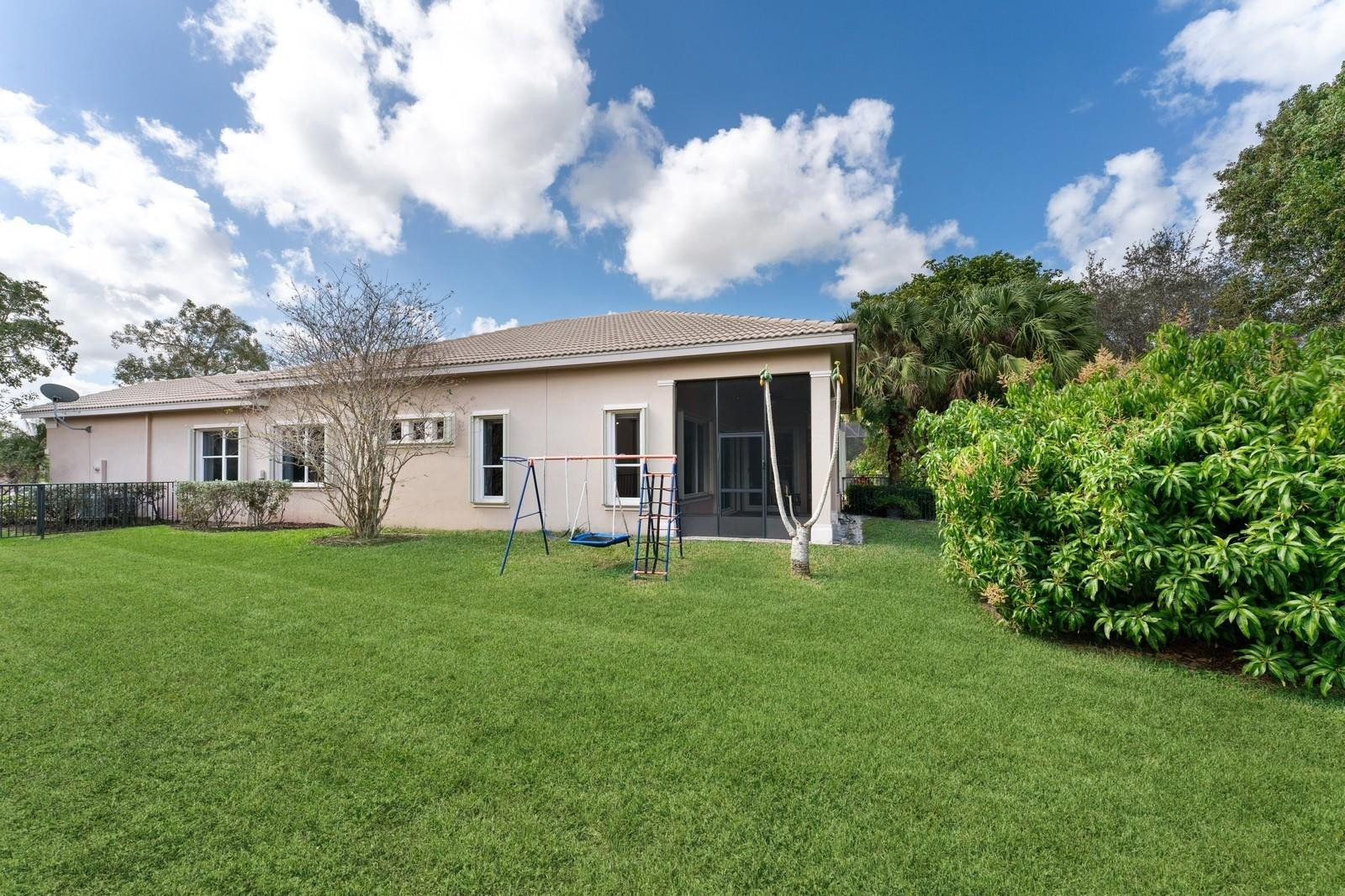 12311 NW 78th Mnr