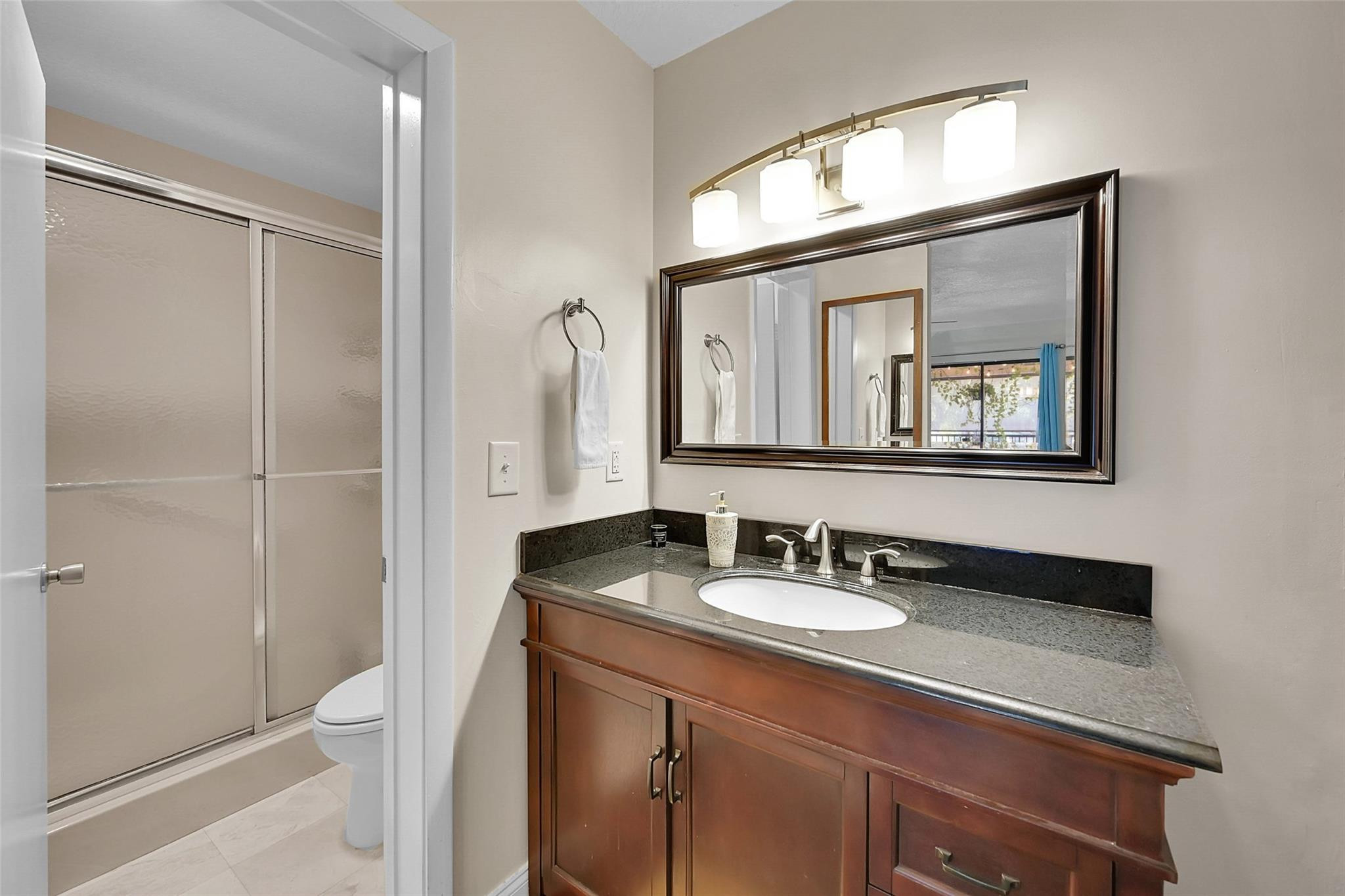 3819 NW 35th St Unit: 1542