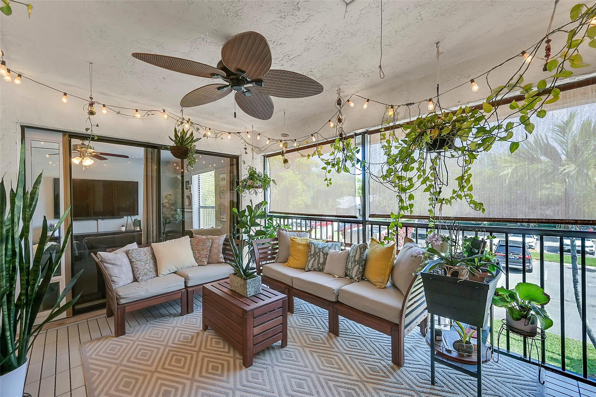 3819 NW 35th St Unit: 1542