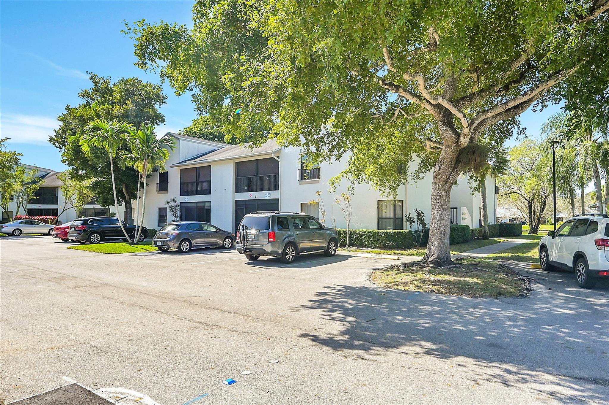 3819 NW 35th St Unit: 1542