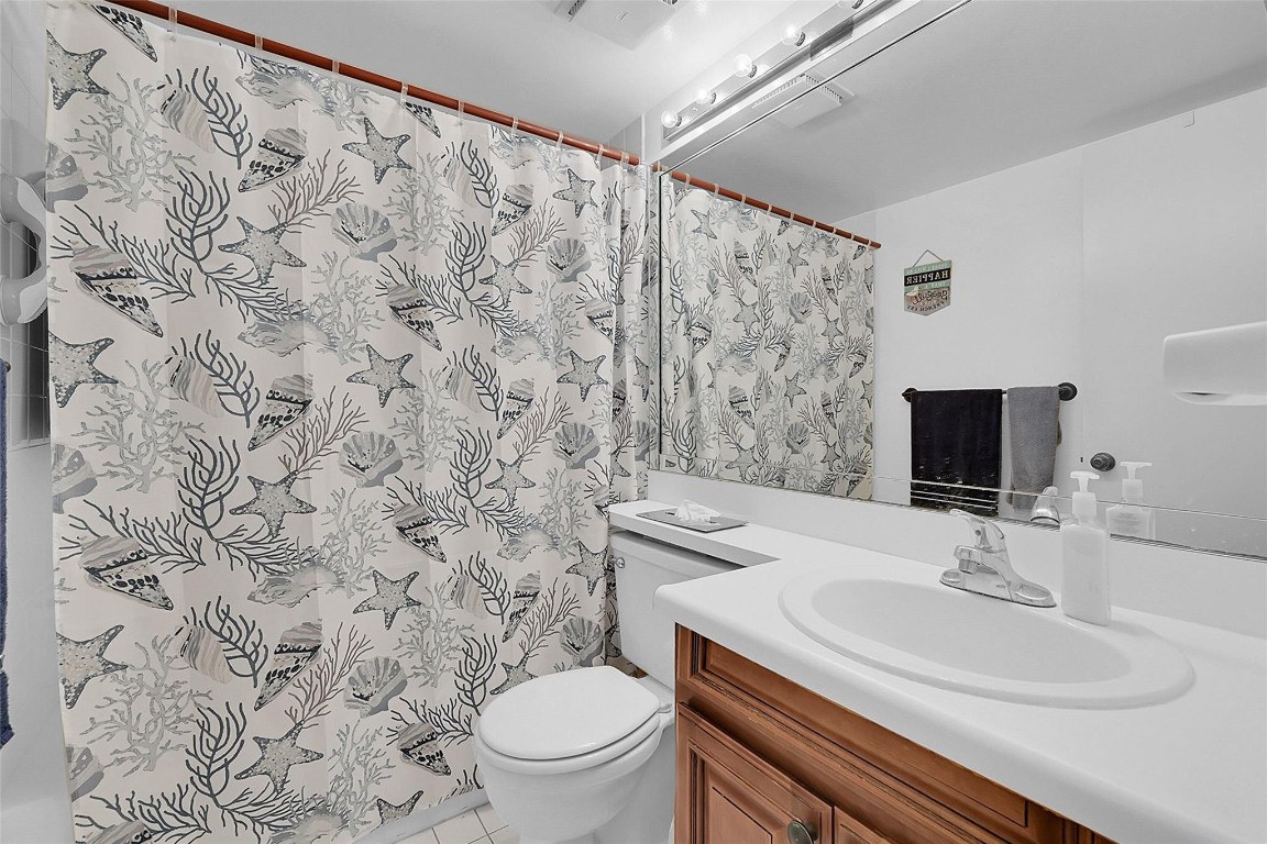 6618 Coral Lake Dr Unit: 206