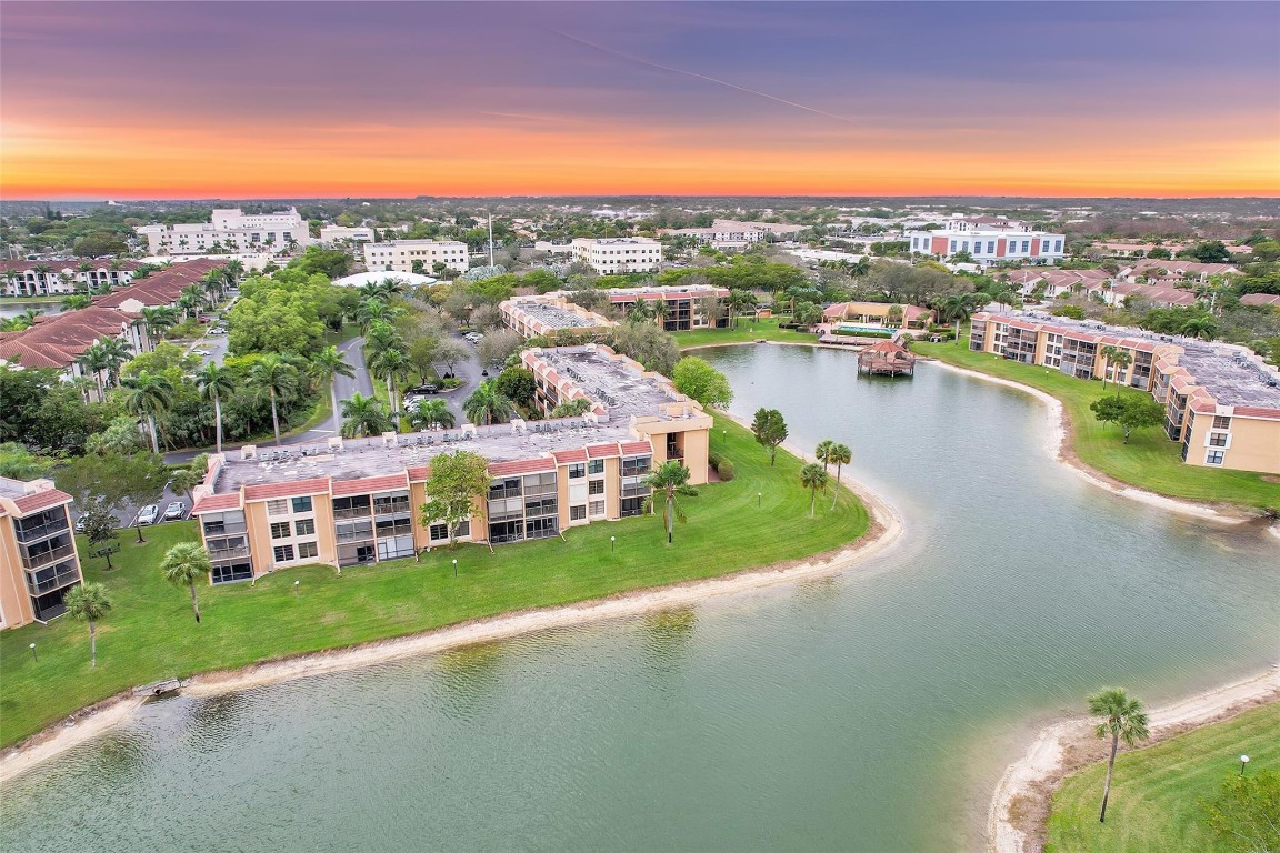 6618 Coral Lake Dr Unit: 206
