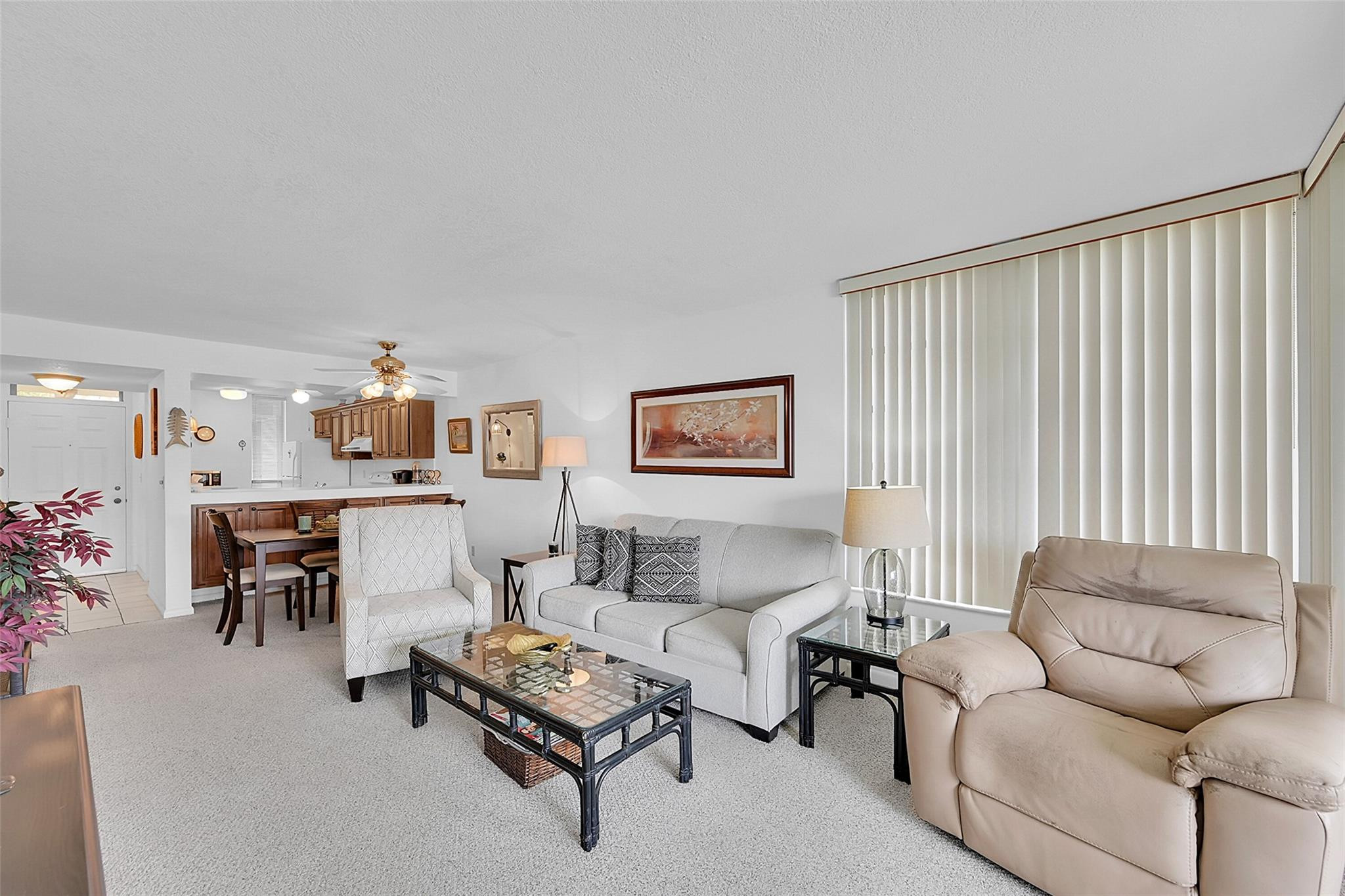 6618 Coral Lake Dr Unit: 206