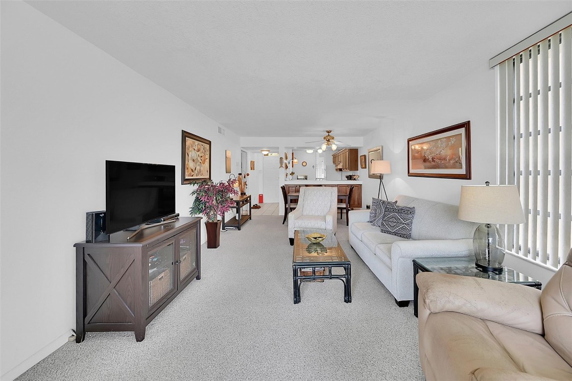 6618 Coral Lake Dr Unit: 206