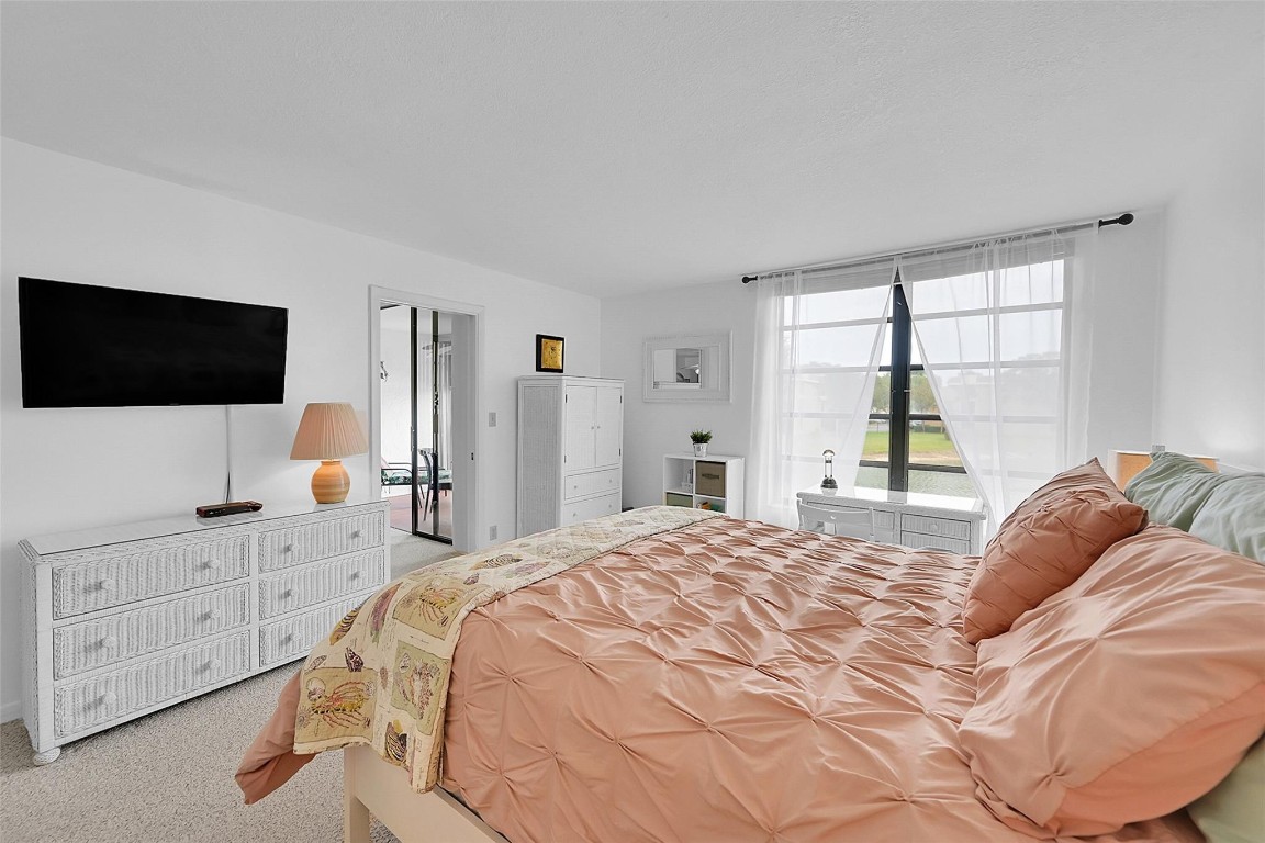 6618 Coral Lake Dr Unit: 206