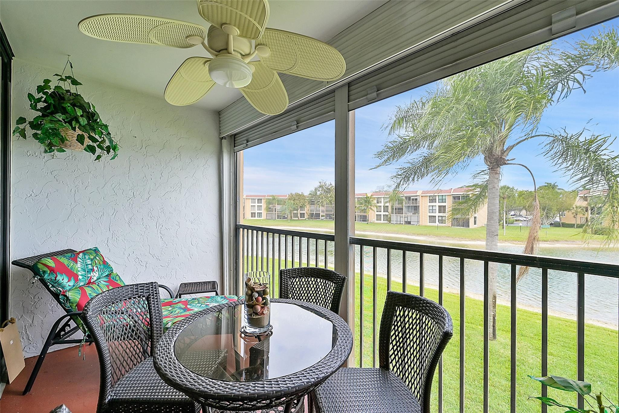 6618 Coral Lake Dr Unit: 206