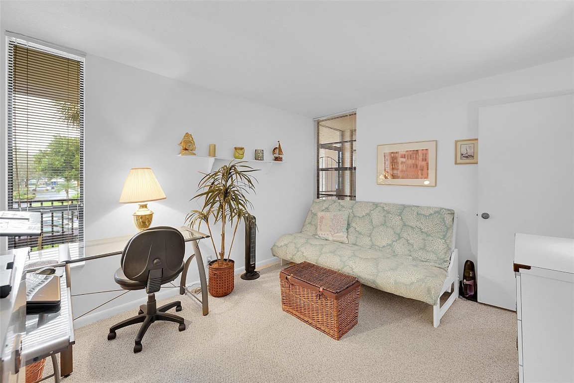 6618 Coral Lake Dr Unit: 206