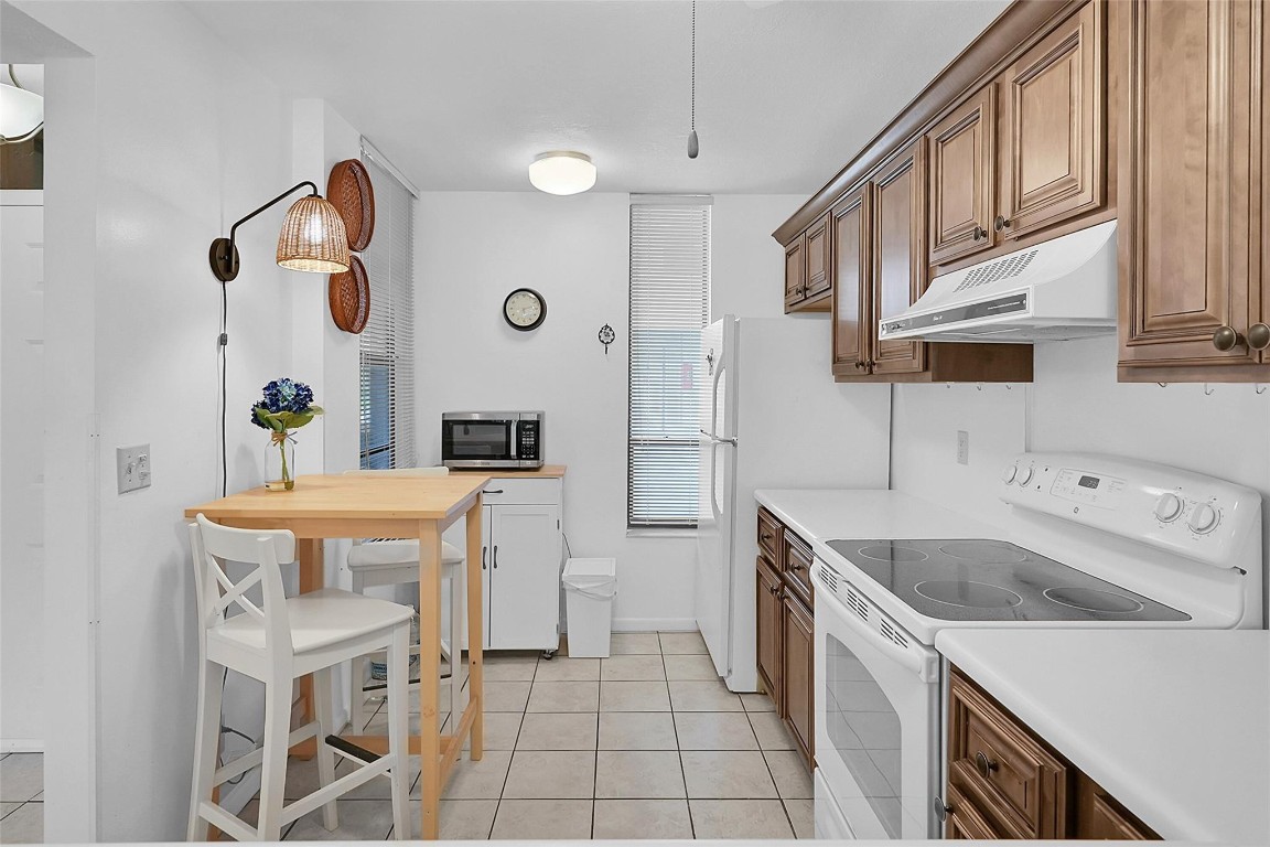 6618 Coral Lake Dr Unit: 206