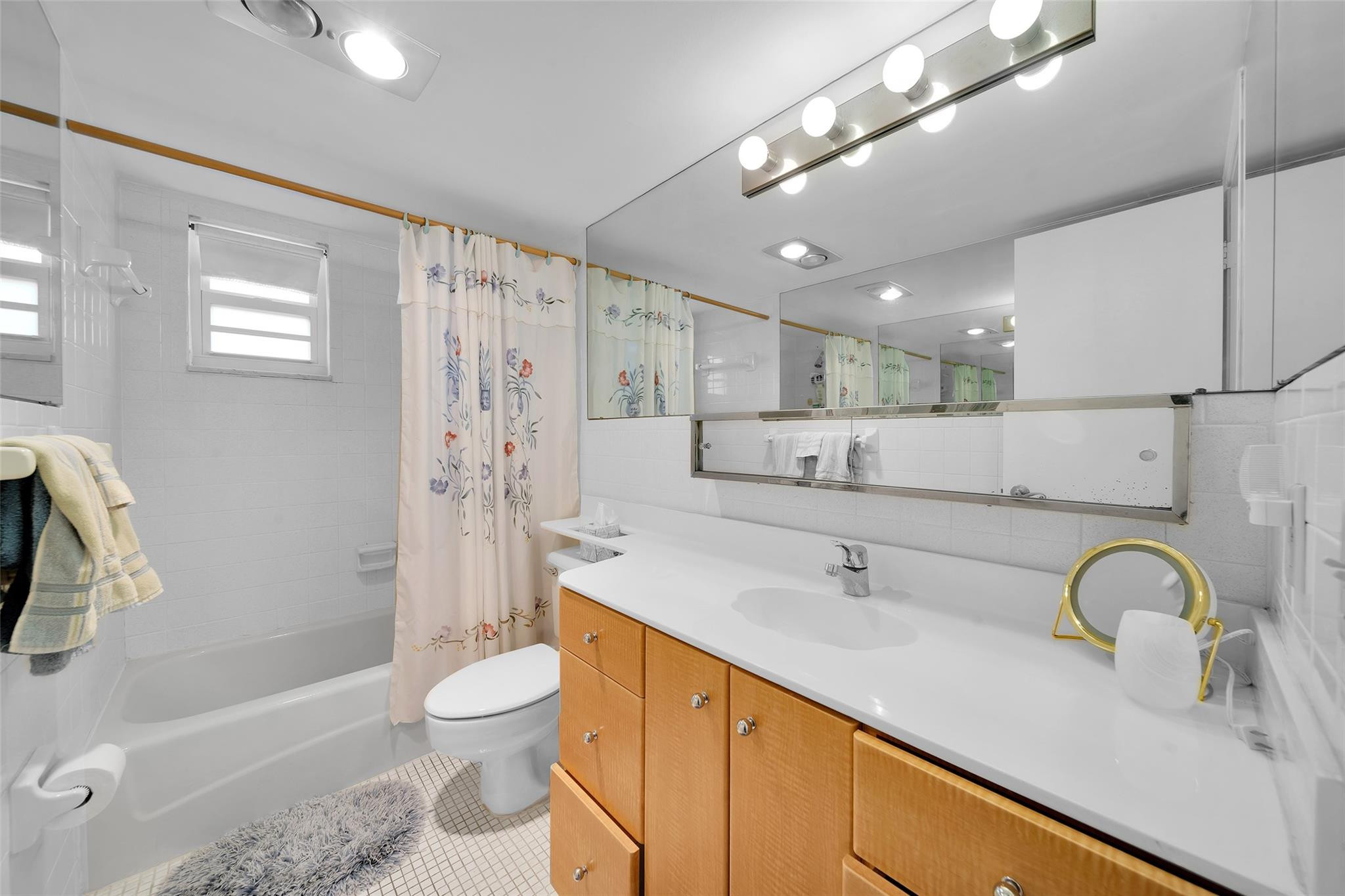 3910 NE Crystal Lake Dr Unit: 401