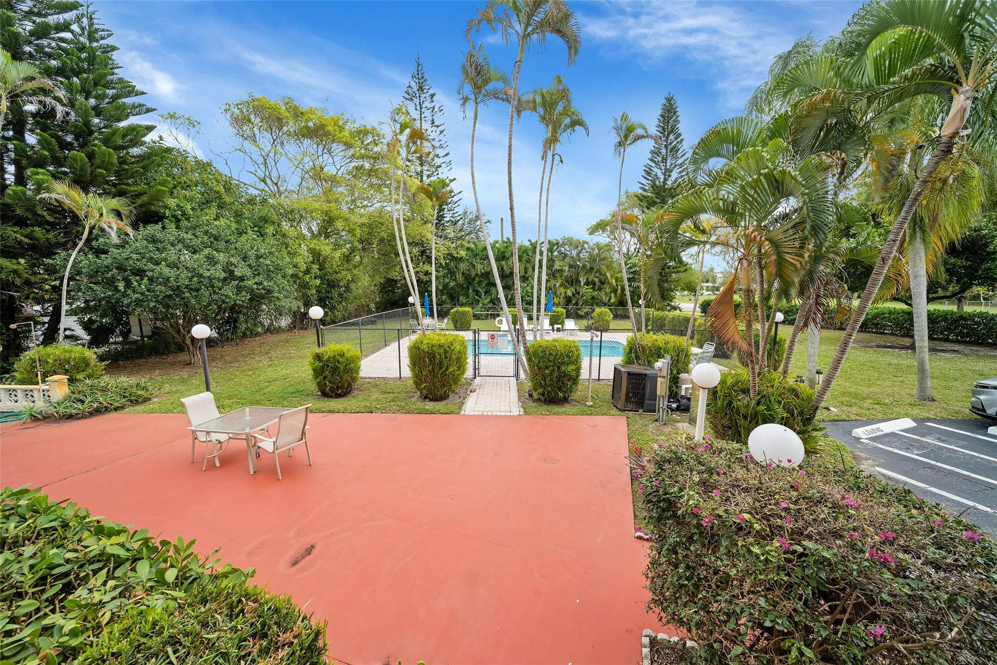 3910 NE Crystal Lake Dr Unit: 401