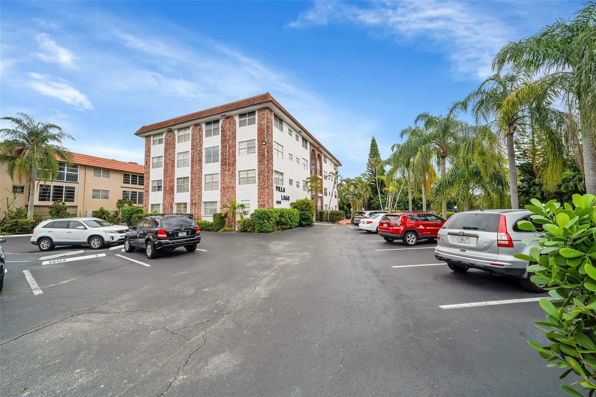 3910 NE Crystal Lake Dr Unit: 401