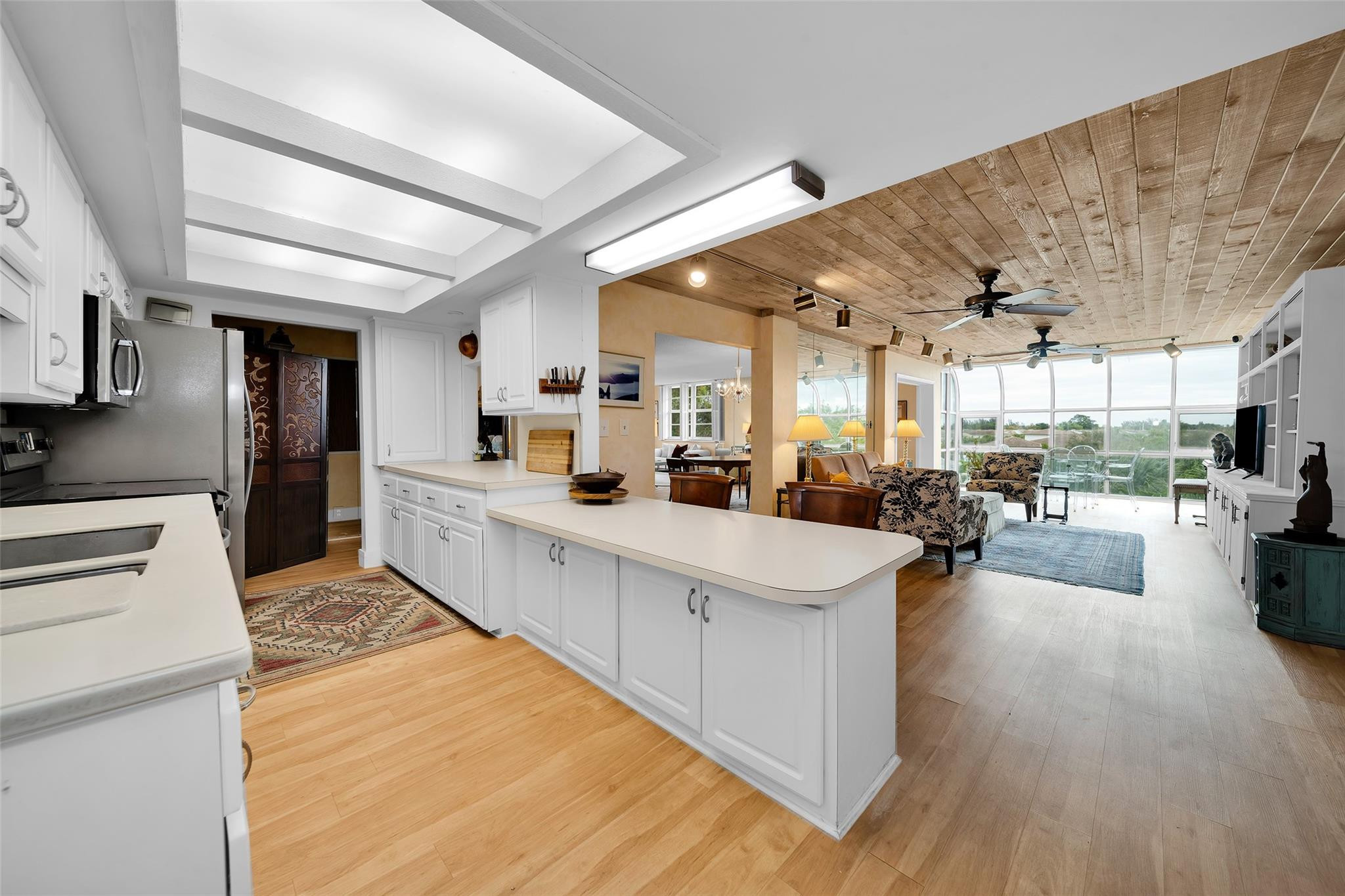 3910 NE Crystal Lake Dr Unit: 401