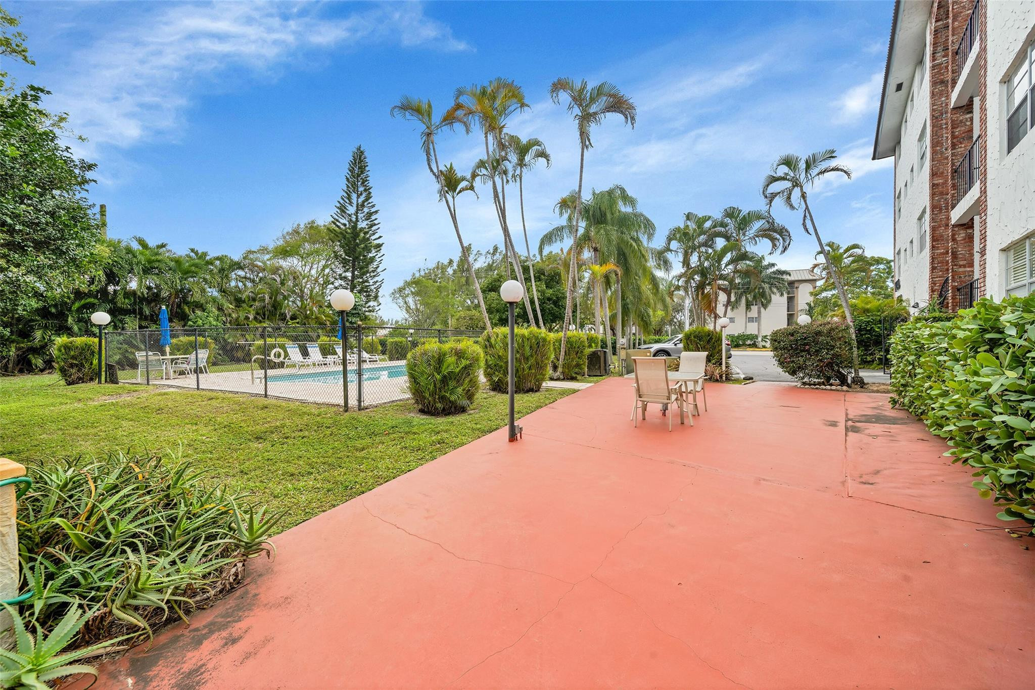 3910 NE Crystal Lake Dr Unit: 401