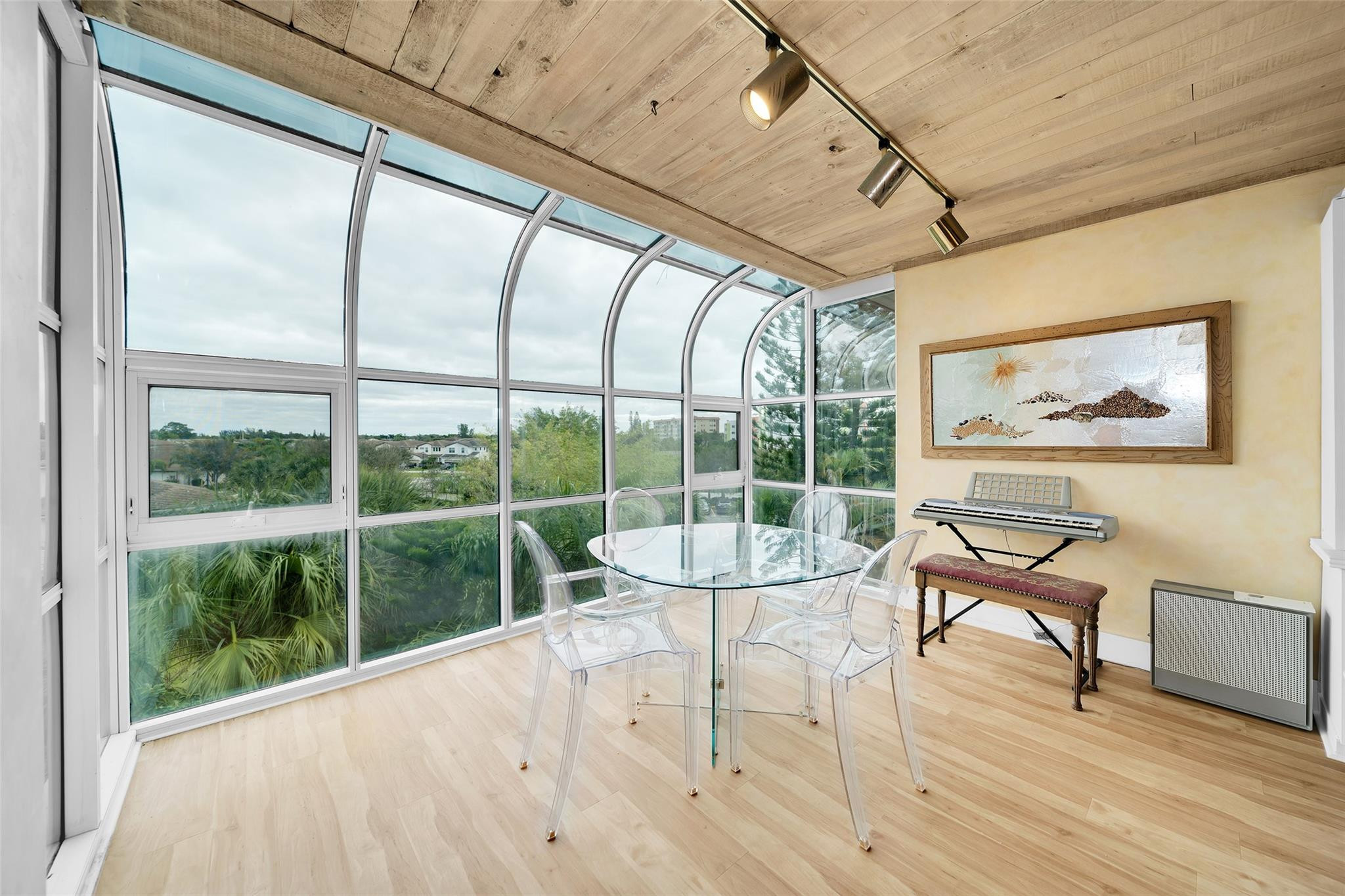 3910 NE Crystal Lake Dr Unit: 401