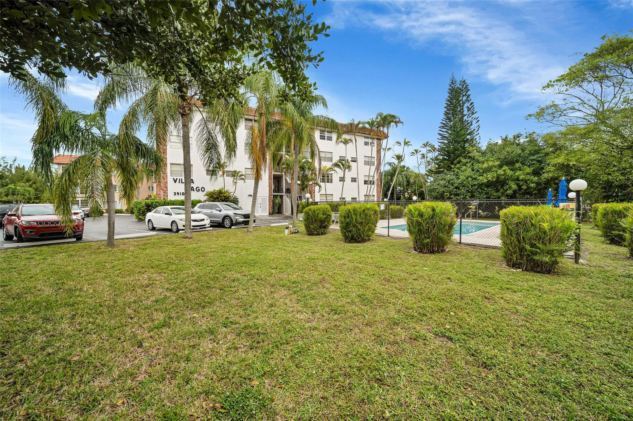 3910 NE Crystal Lake Dr Unit: 401