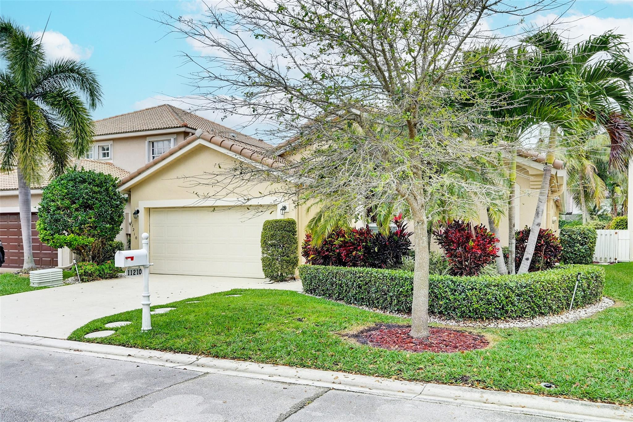 11210 NW 52nd St