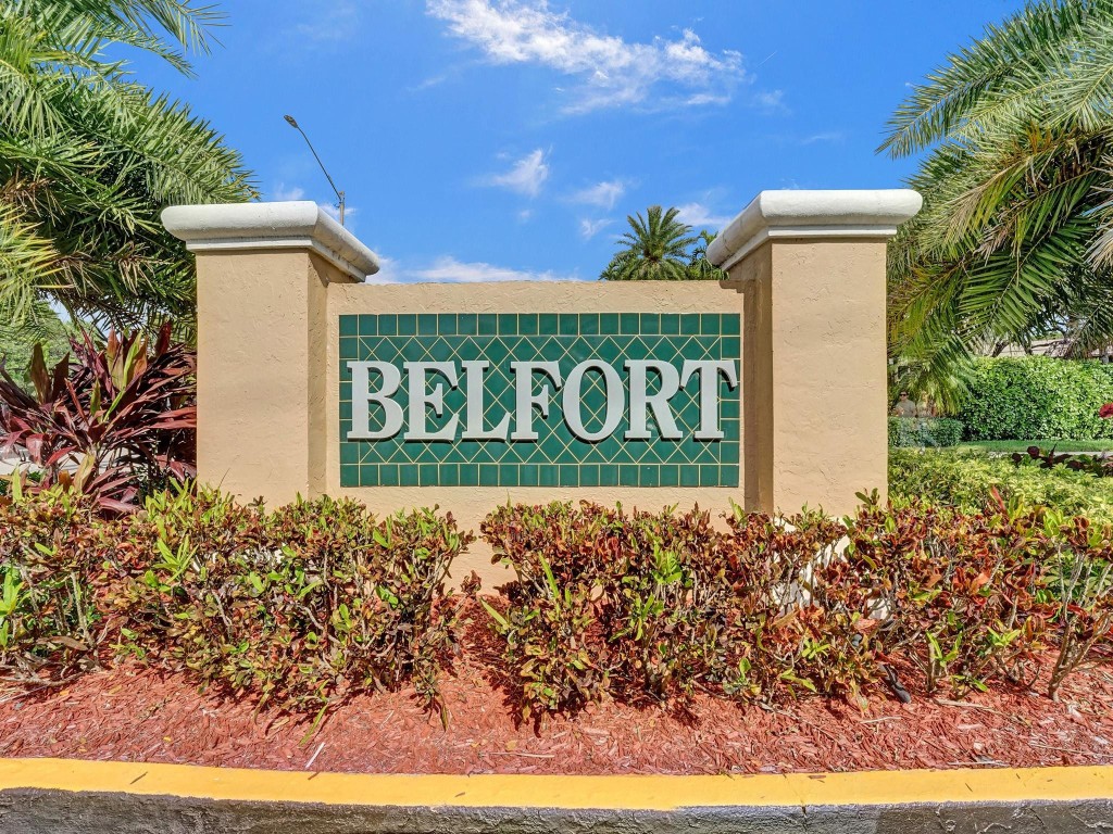 9751 N Belfort Cir 101