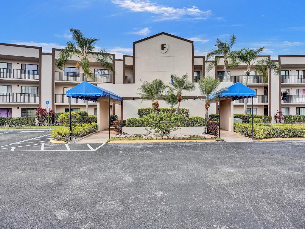 9751 N Belfort Cir 101