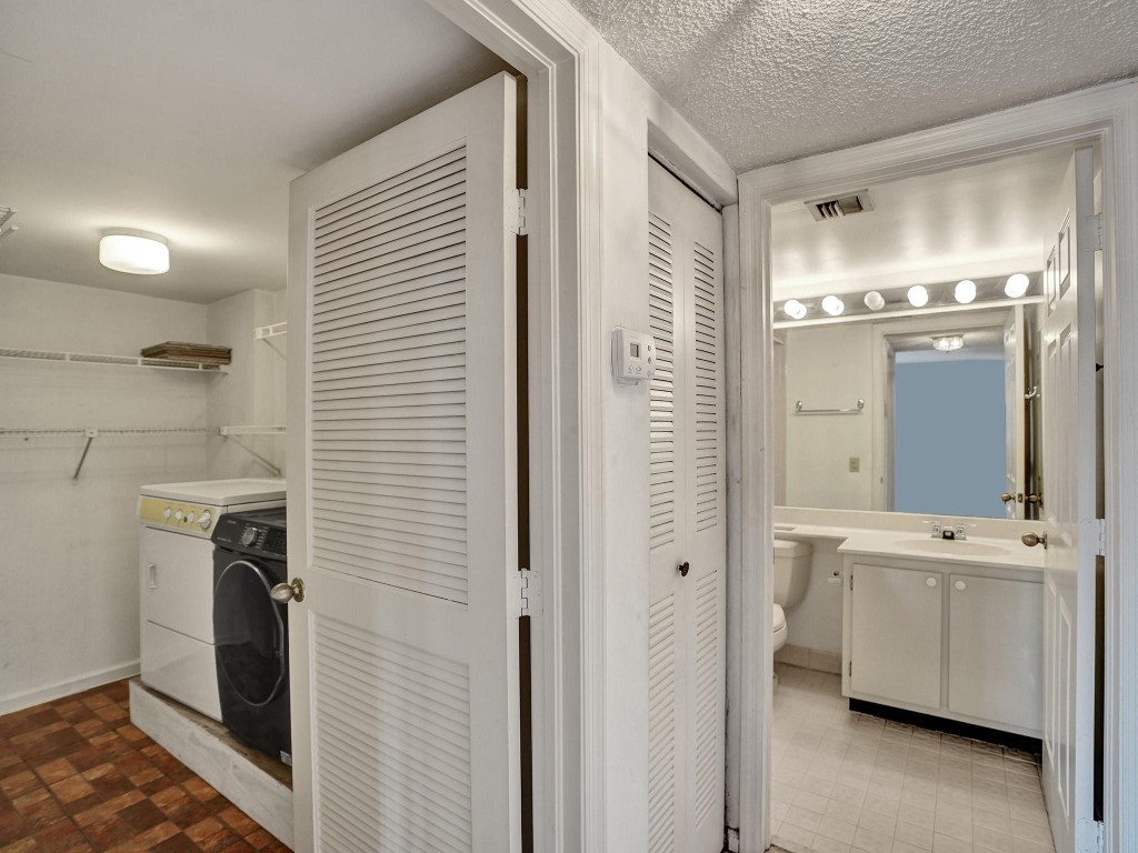 9751 N Belfort Cir 101