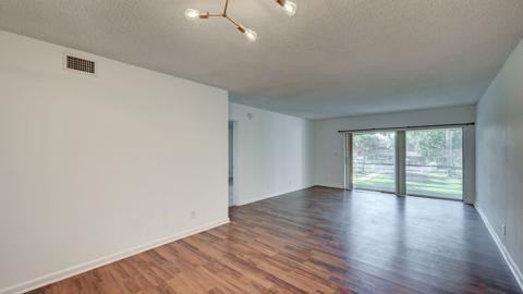 3501 Inverrary 207