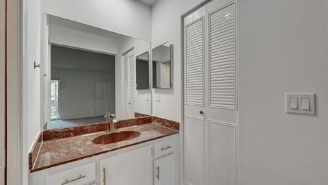 3501 Inverrary 207