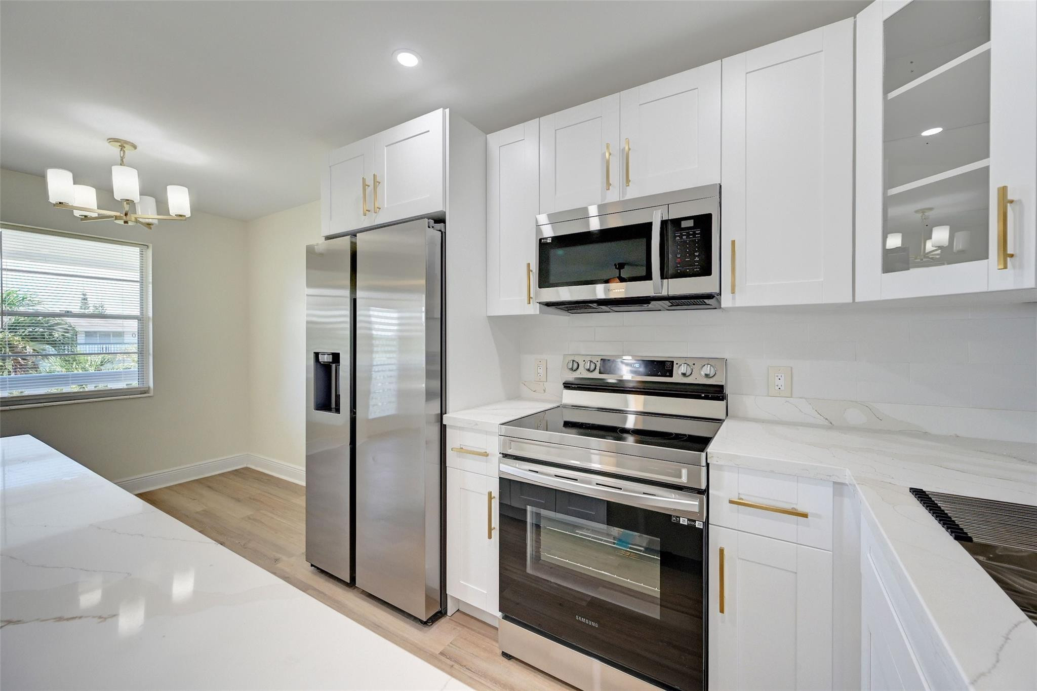 303 Markham N 303