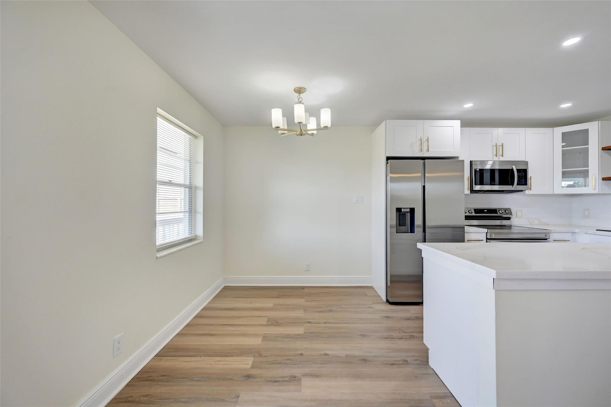 303 Markham N 303