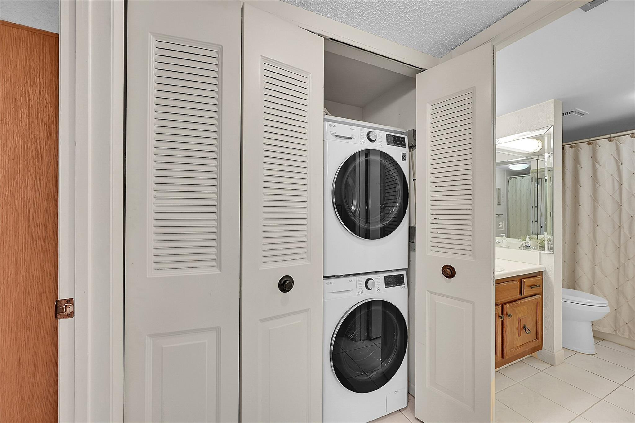 6547 Coral Lake Dr 411