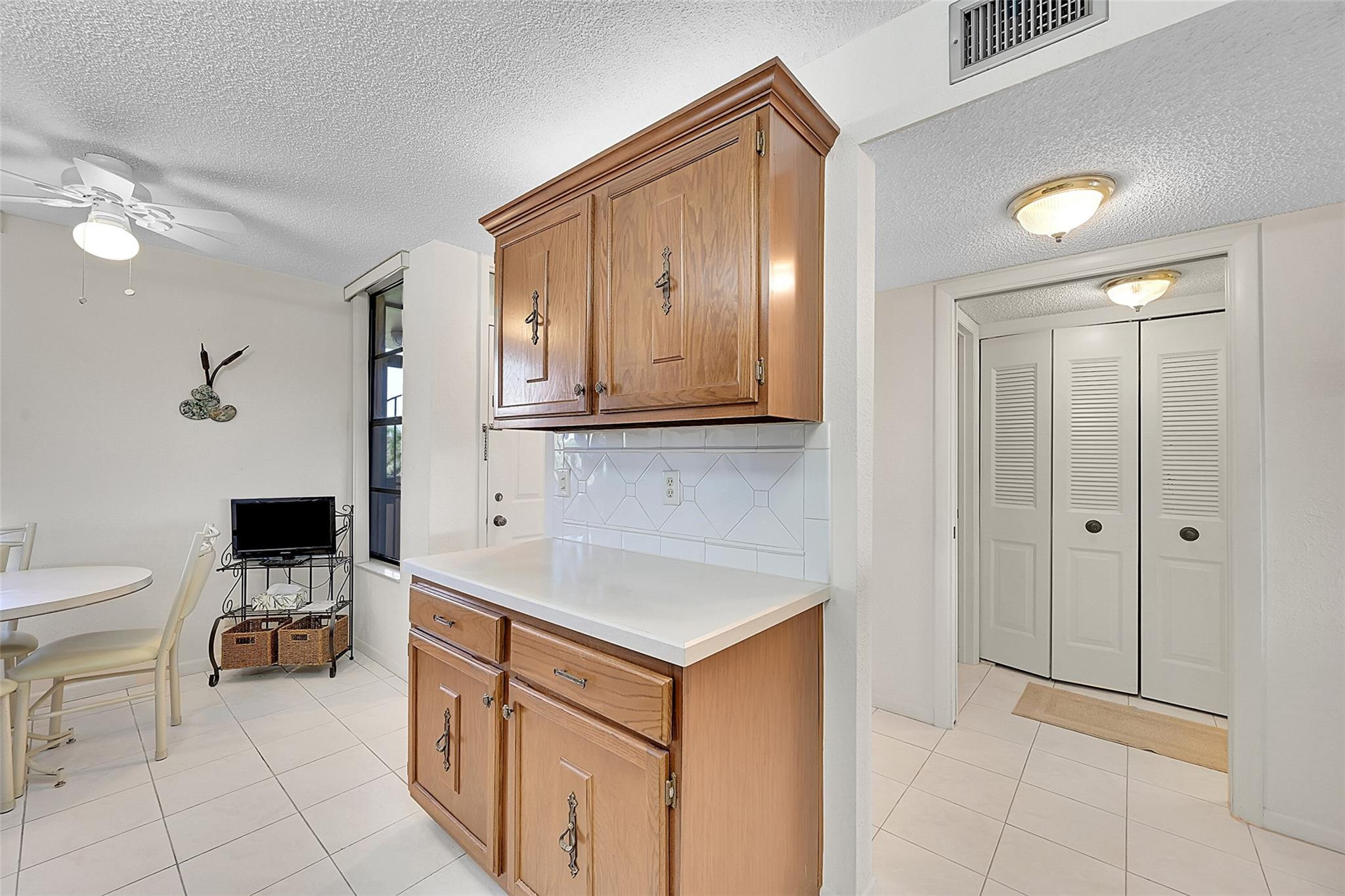 6547 Coral Lake Dr 411