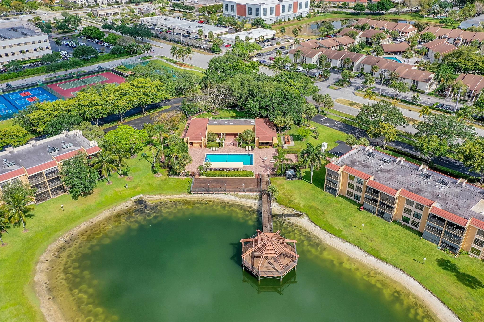 6547 Coral Lake Dr 411