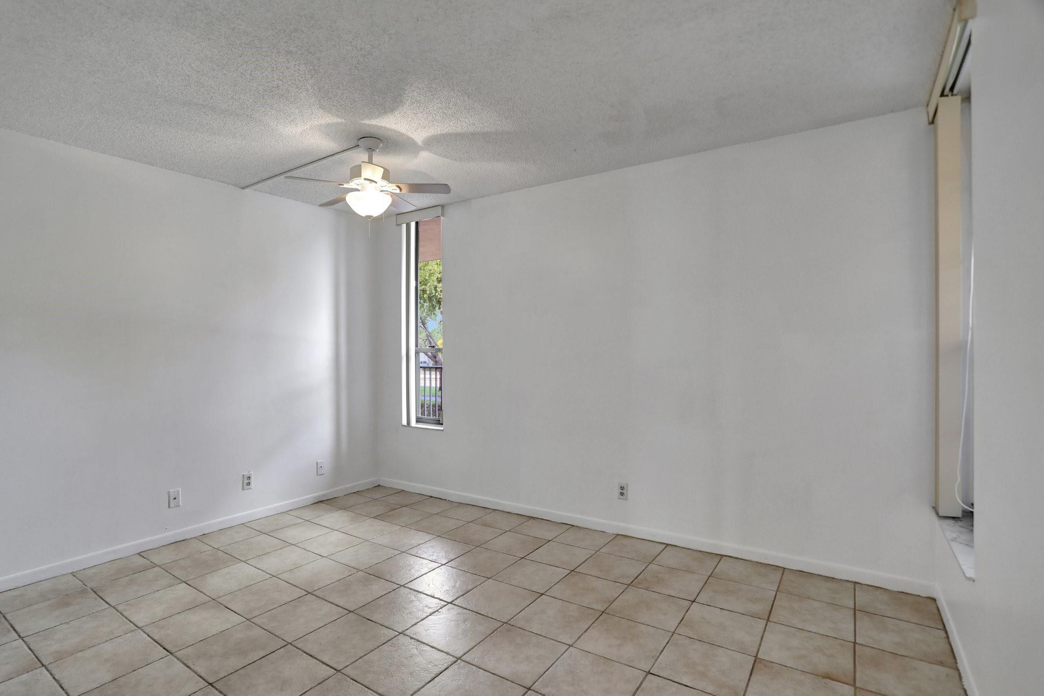 5618 Coral Lake Dr 206