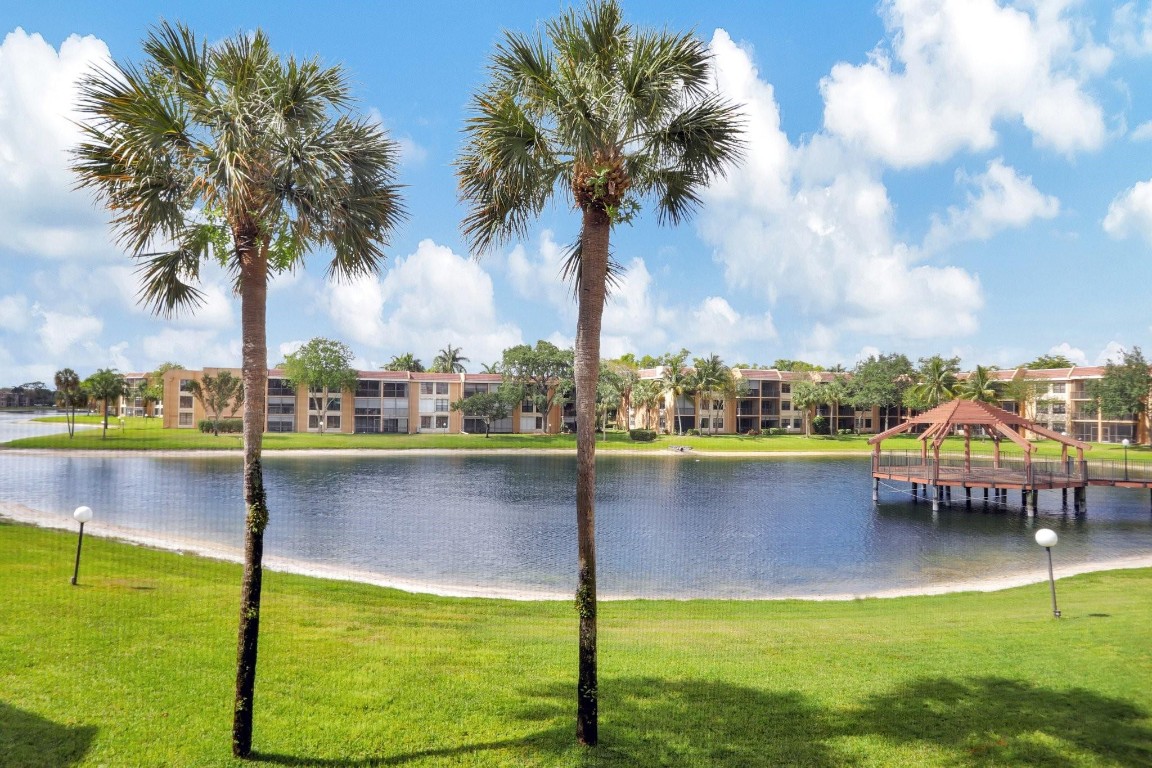 5618 Coral Lake Dr 206