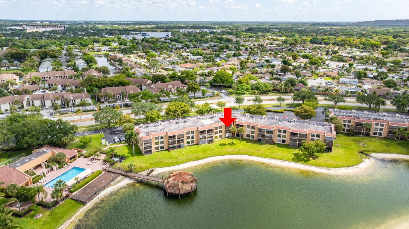 5618 Coral Lake Dr 206