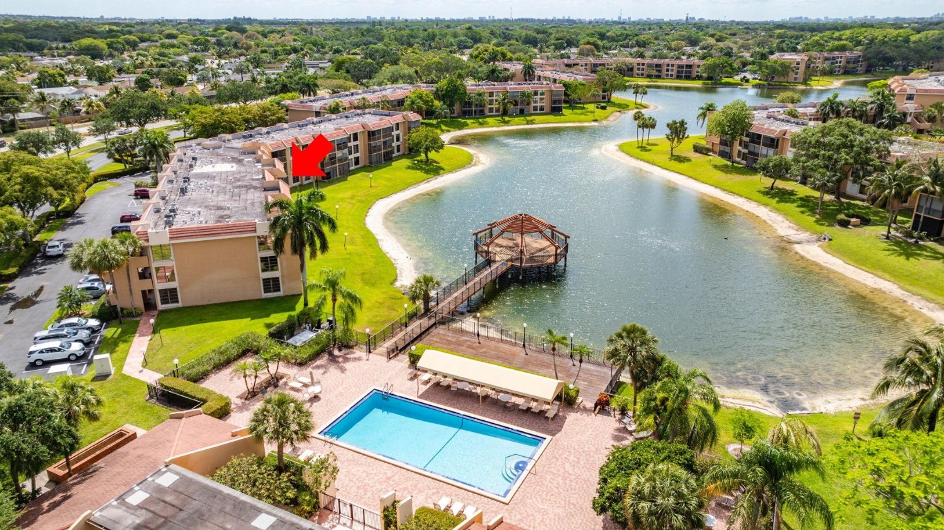 5618 Coral Lake Dr 206