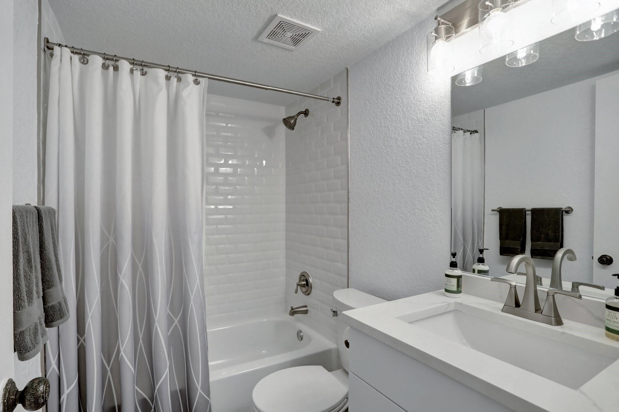 5618 Coral Lake Dr 206