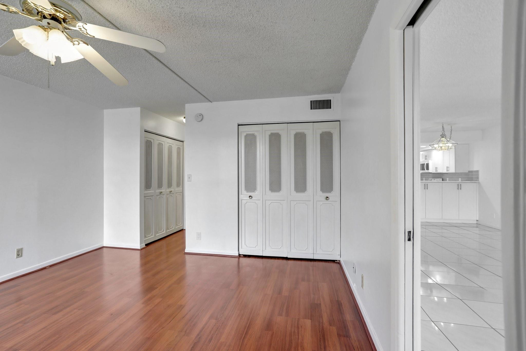 5618 Coral Lake Dr 206