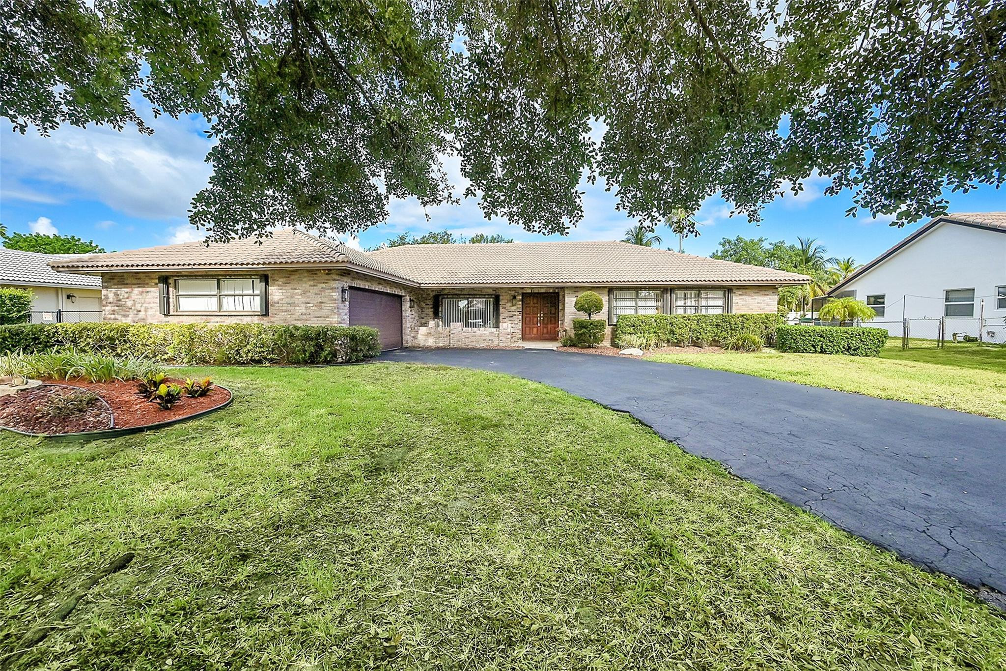 704 NW 101st Ter