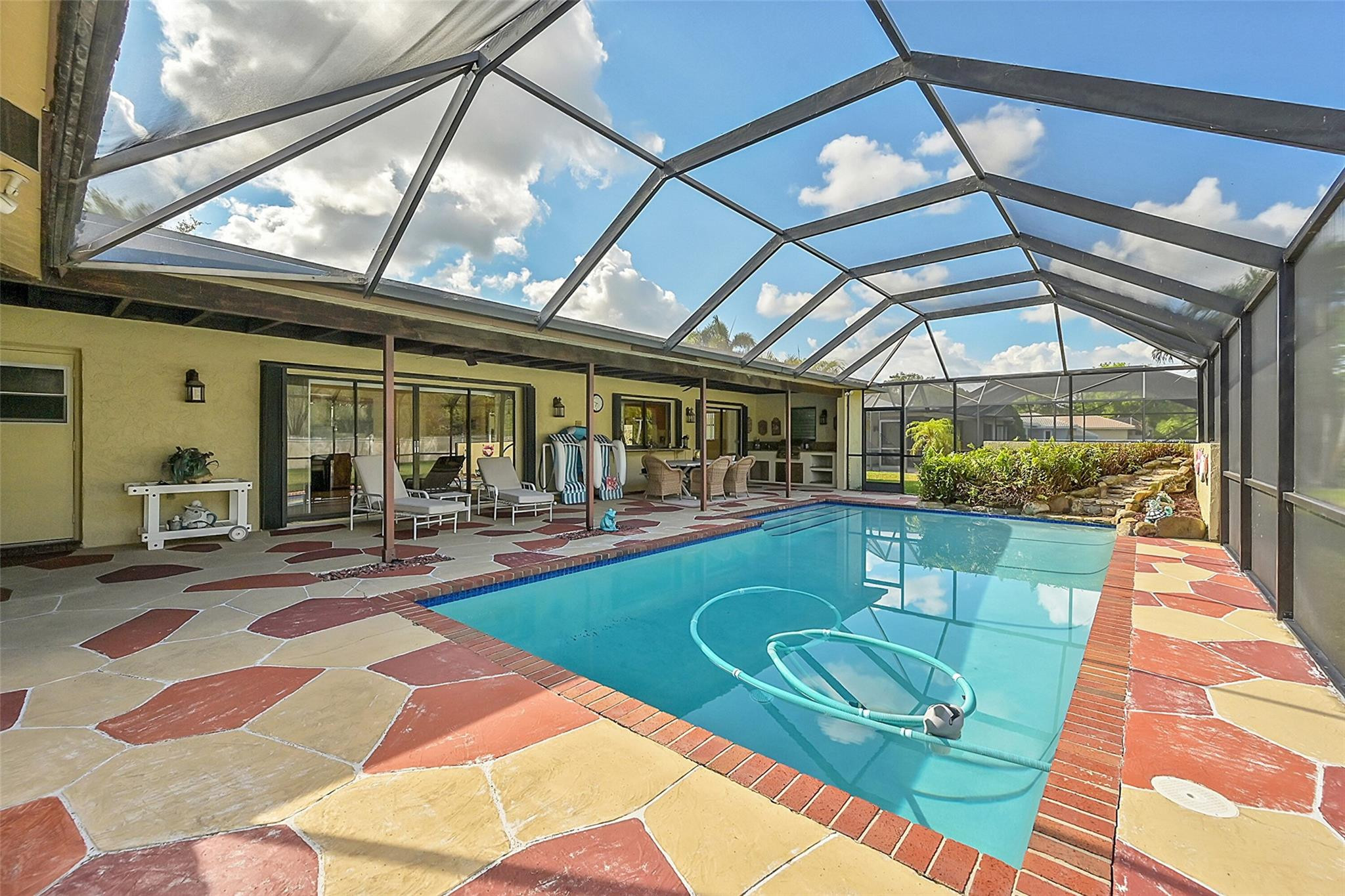 704 NW 101st Ter