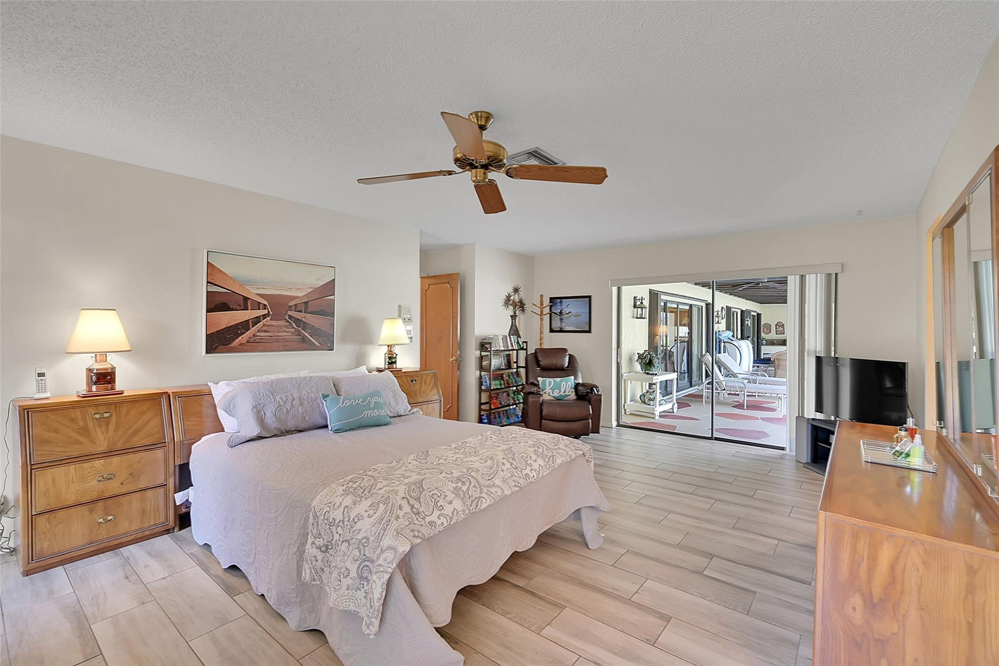704 NW 101st Ter