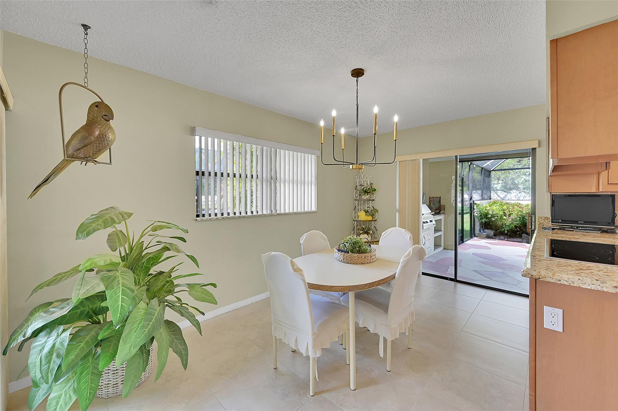 704 NW 101st Ter