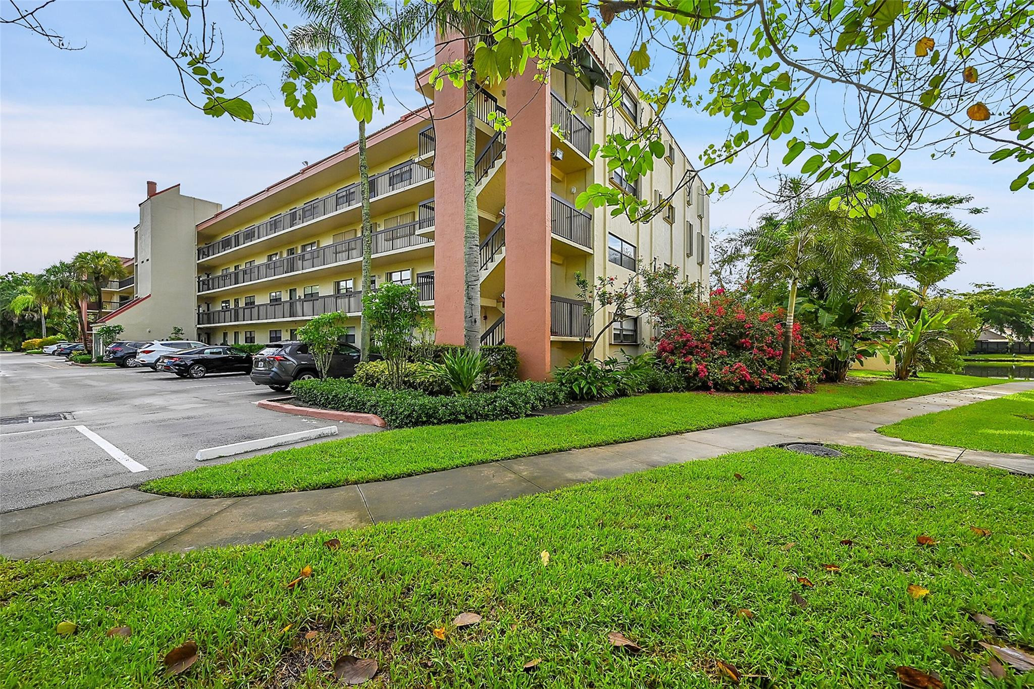 1818 Hammock Blvd 222