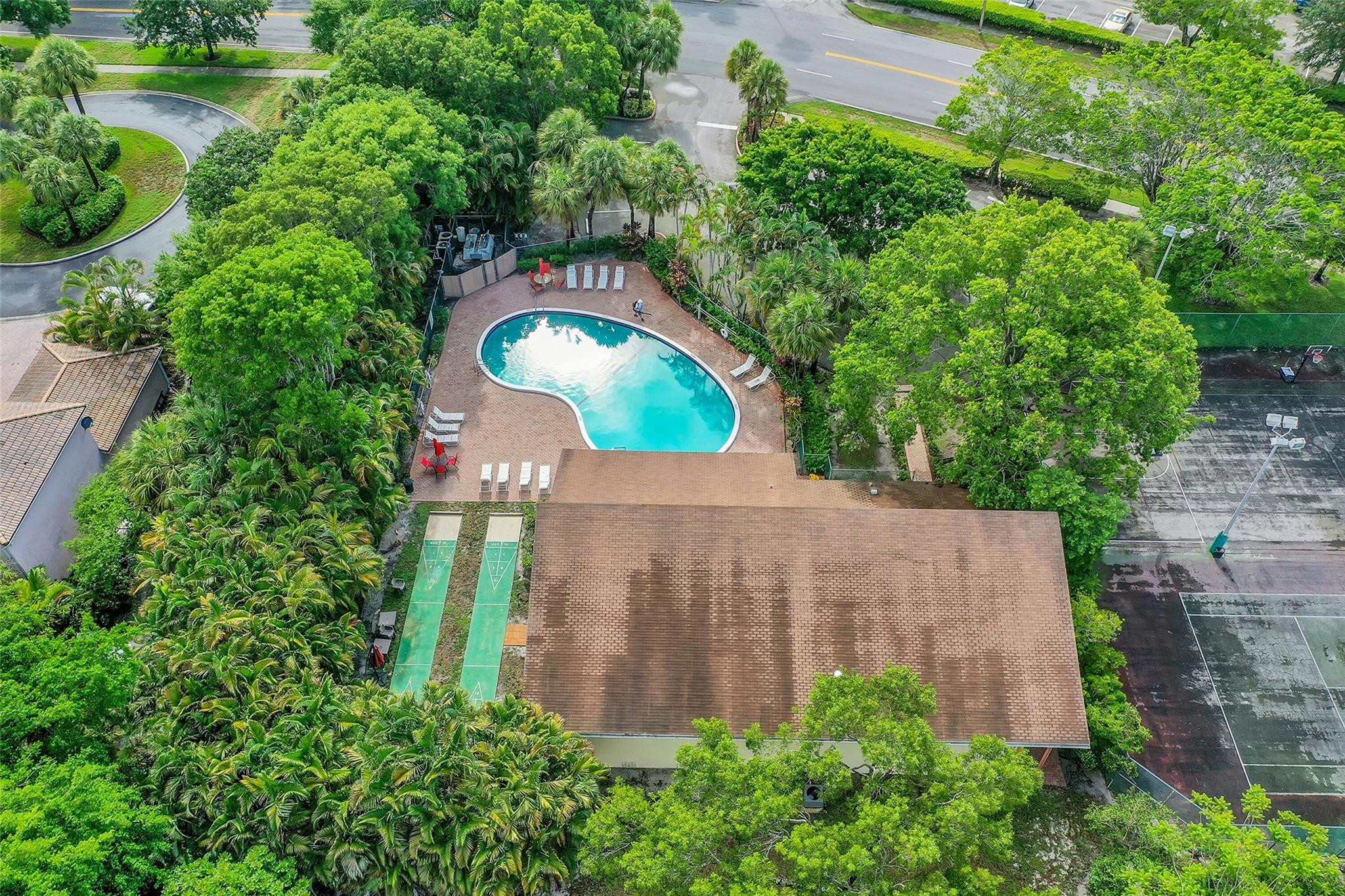 1818 Hammock Blvd 222