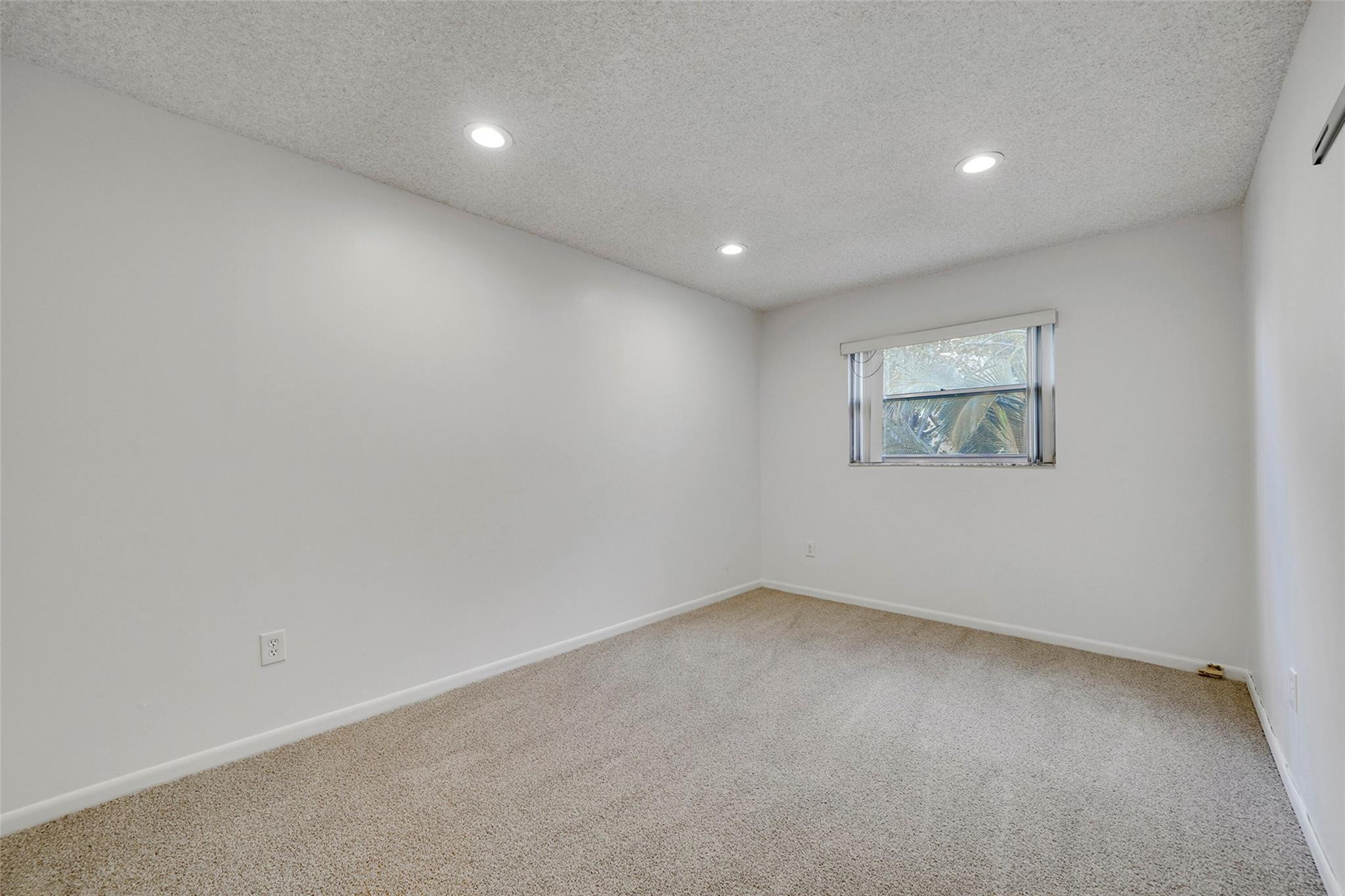 4111 Stirling Rd 304