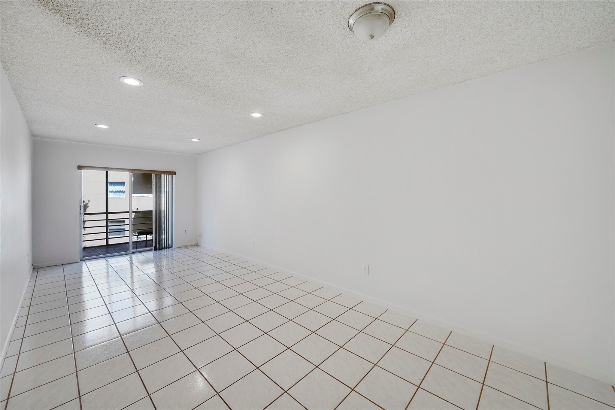 4111 Stirling Rd 304