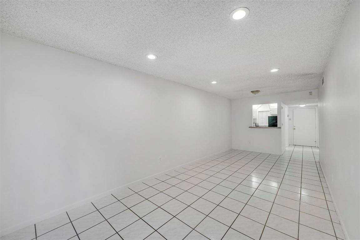 4111 Stirling Rd 304