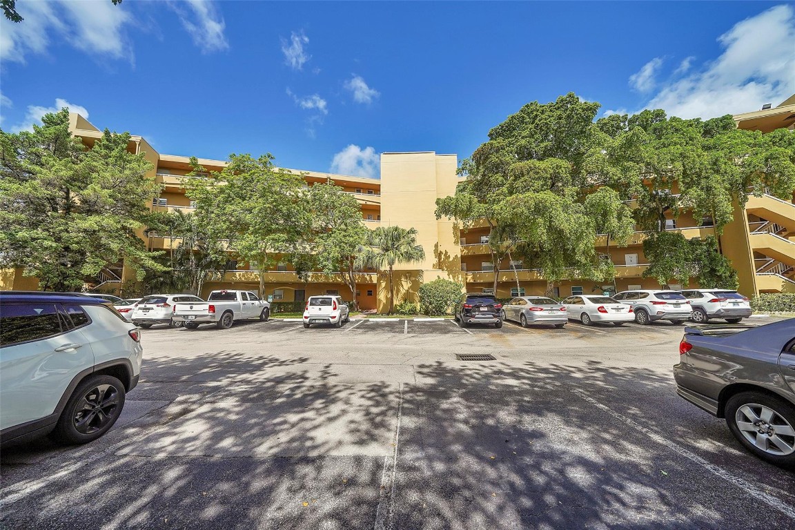 4111 Stirling Rd 304